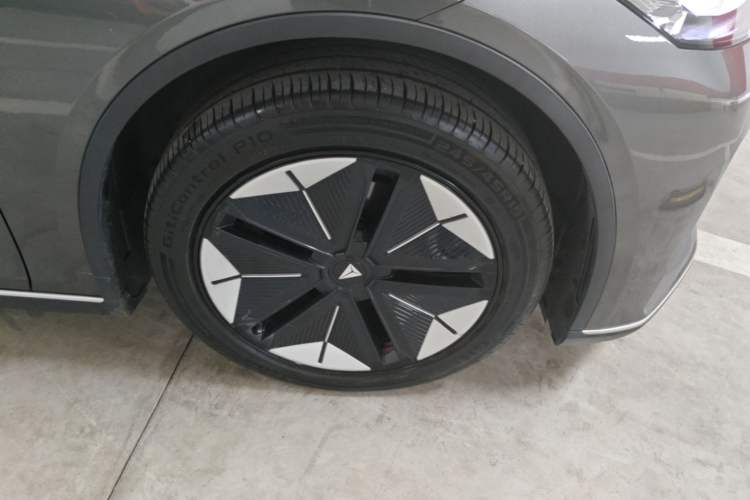Used Deepal SL03 2024 610Max Pure Electric Version Right Front Wheel Hub