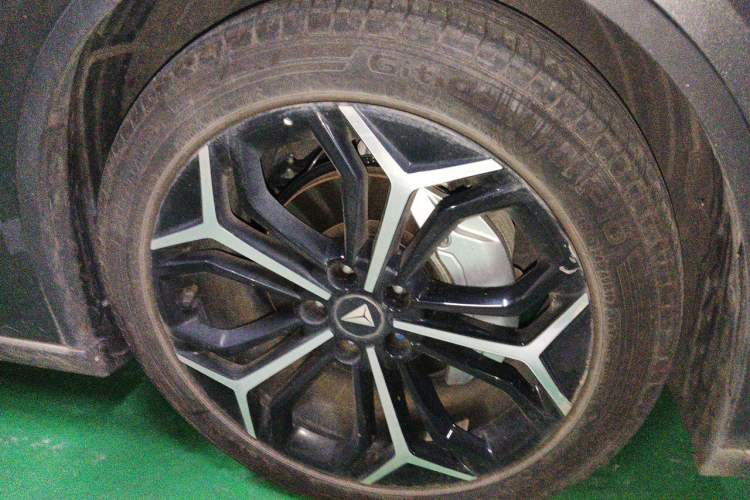 Used Deepal SL03 2024 135Plus Glory Edition Right Front Wheel Hub