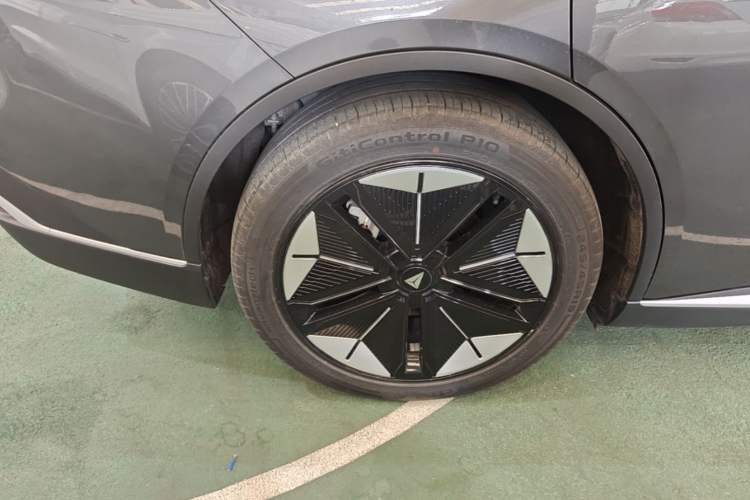 Used Deepal SL03 2024 530 Plus Pure Electric Version Right Rear Wheel Hub