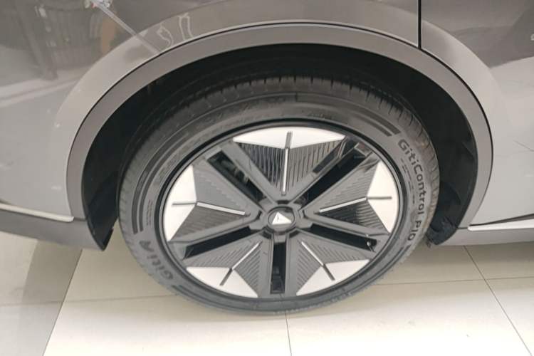Used Deepal SL03 2024 530 Plus Pure Electric Version Right Rear Wheel Hub
