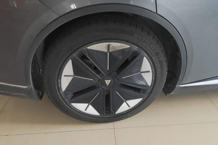 Used Deepal SL03 2024 530 Plus Pure Electric Version Right Rear Wheel Hub
