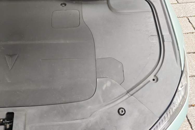 Used Deepal SL03 2024 135Plus Glory Edition Engine Bay Left