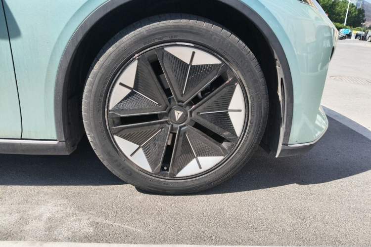 Used Deepal SL03 2024 530 Plus Pure Electric Version Right Front Wheel Hub