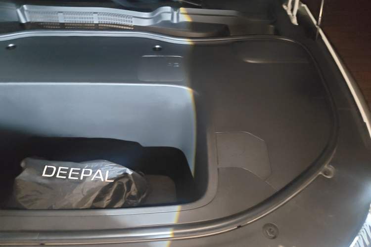 Used Deepal SL03 2024 530 Plus Pure Electric Version Engine Bay Left