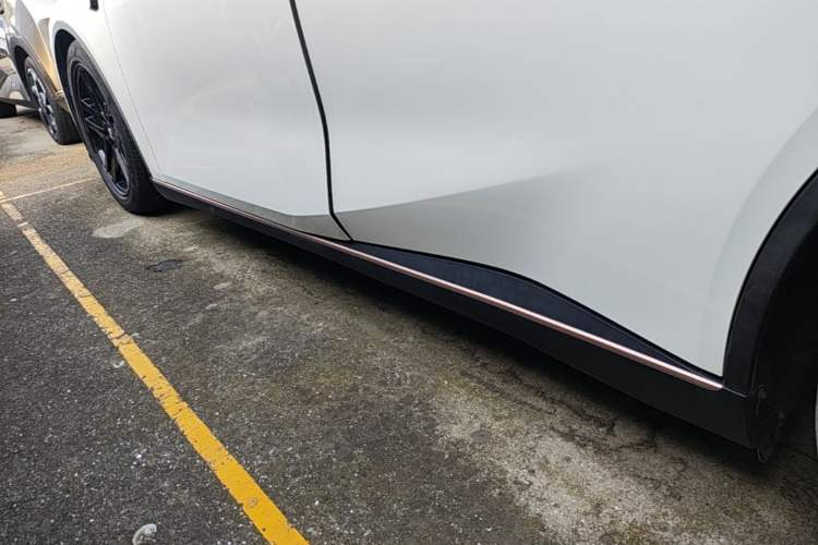 Used Deepal SL03 2024 610Max Pure Electric Version Left Side Sill