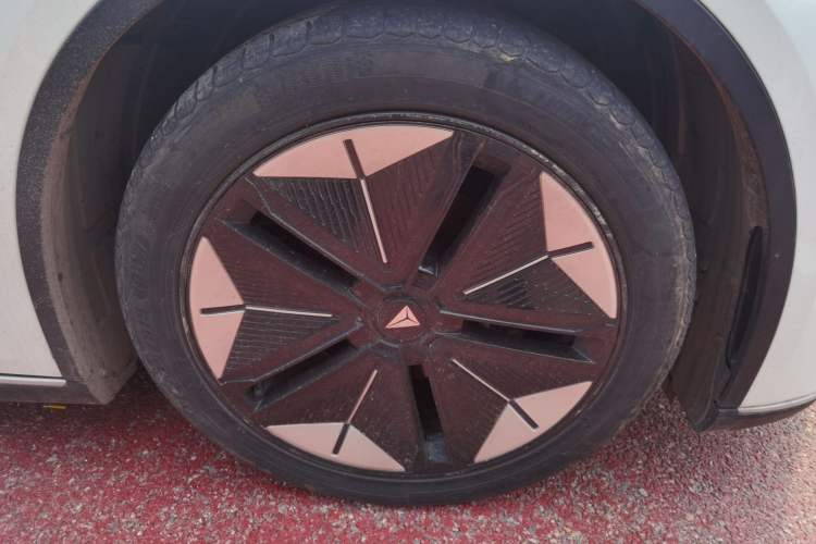 Used Deepal SL03 2024 530Max Pure Electric Version Right Front Wheel Hub