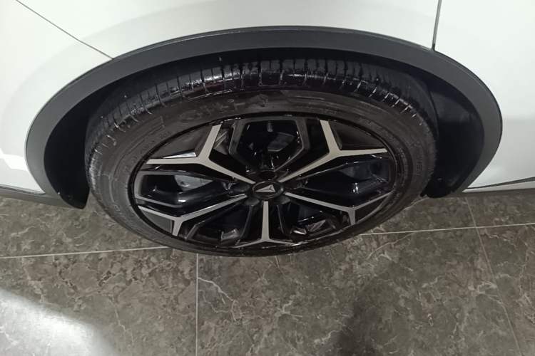Used Deepal SL03 2024 135Plus Glory Edition Right Rear Wheel Hub