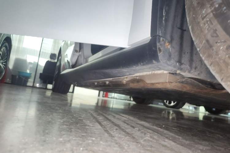 Used Deepal SL03 2024 530Max Pure Electric Version Right Side Sill