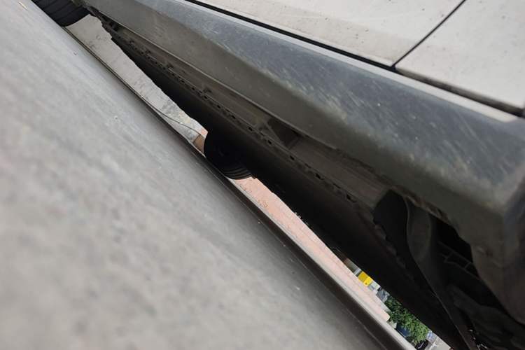 Used Deepal SL03 2024 530Max Pure Electric Version Right Side Sill