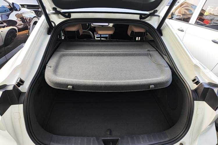 Used Deepal SL03 2024 610Max Pure Electric Version Trunk