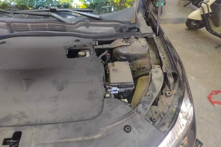 Used Deepal SL03 2025 Extended-Range Sporty Version Engine Bay Left