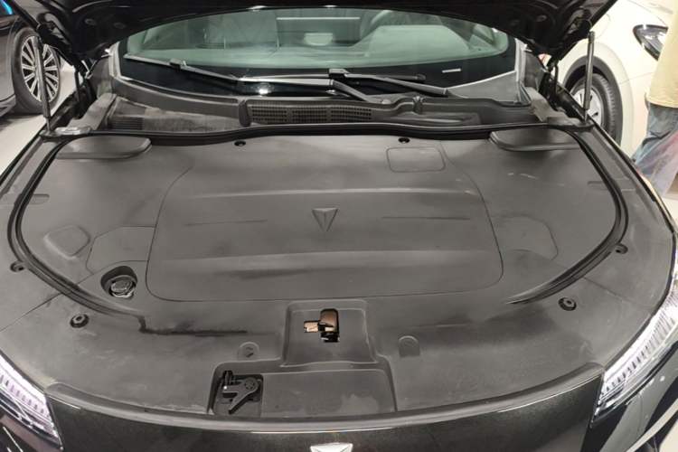 Used Deepal SL03 2025 Revised Version Range-Extended Elite Edition Engine Bay