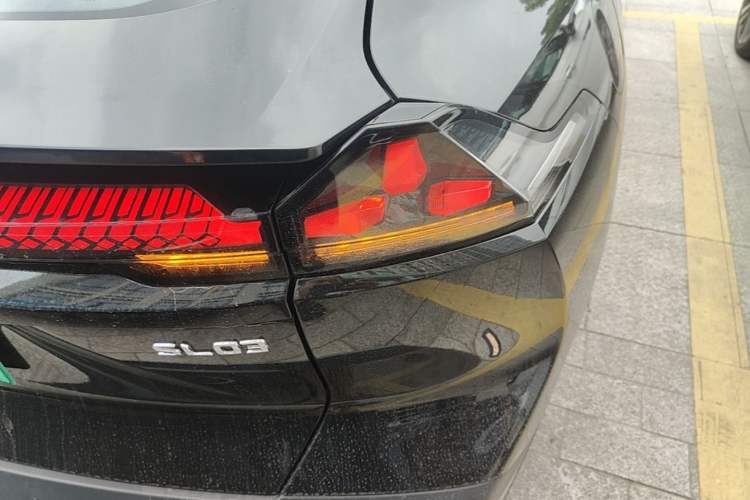 Used Deepal SL03 2025 Range-Extended Elite Version Right Rear Taillight