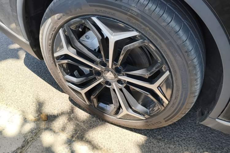 Used Deepal SL03 2025 Range-Extended Elite Version Right Rear Wheel Hub