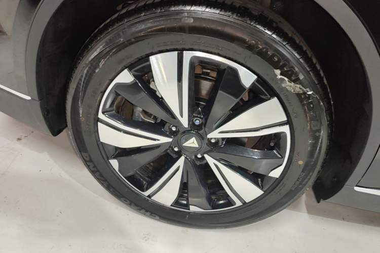 Used Deepal SL03 2025 Revised Version Range-Extended Elite Edition Right Rear Wheel Hub