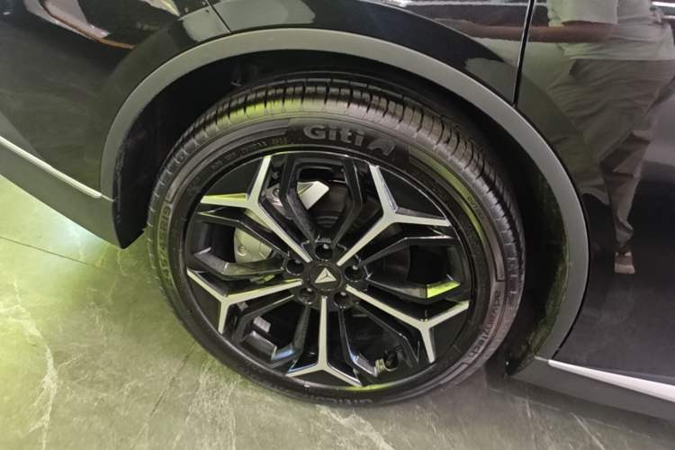 Used Deepal SL03 2025 Revised Version Range-Extended Elite Edition Right Rear Wheel Hub