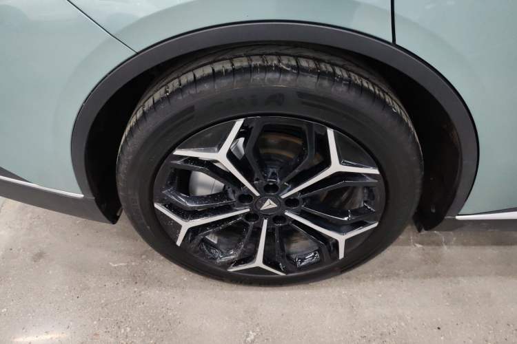 Used Deepal SL03 2025 Extended-Range Sporty Version Right Rear Wheel Hub