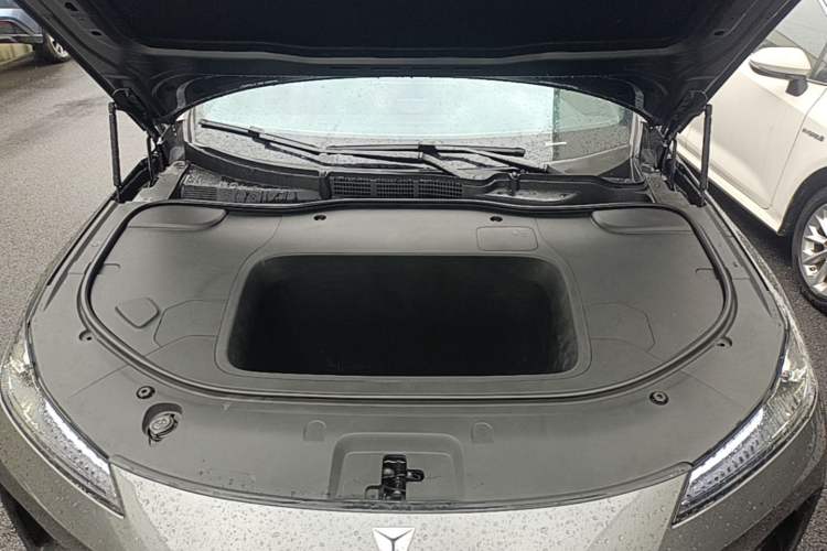 Used Deepal SL03 2025 Pure Electric Elite Model Engine Bay