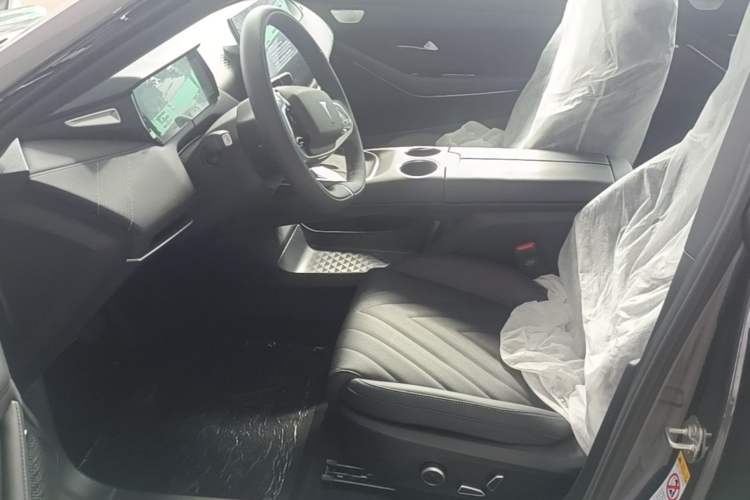 Used Deepal SL03 2025 Range-Extended Elite Version Left Front Seat