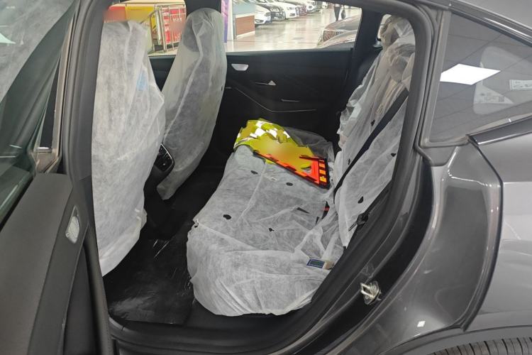 Used Deepal SL03 2025 Range-Extended Elite Version Left Rear Seat
