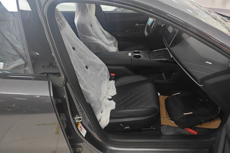 Used Deepal SL03 2025 Range-Extended Elite Version Right Front Seat