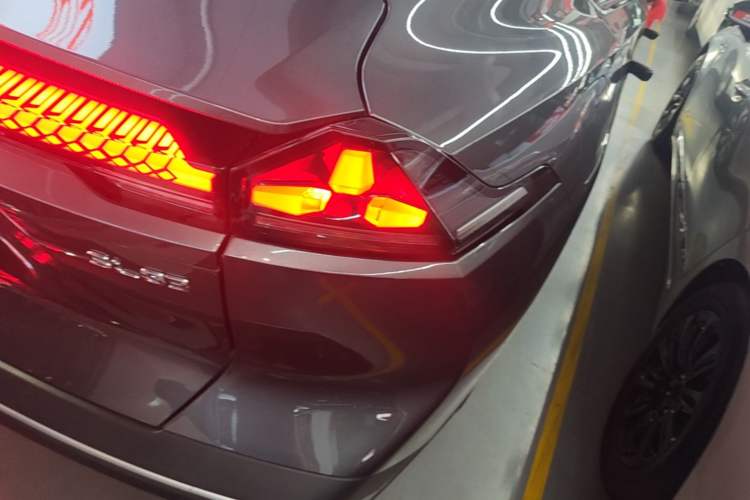Used Deepal SL03 2025 Revised Version Range-Extended Elite Edition Right Rear Taillight