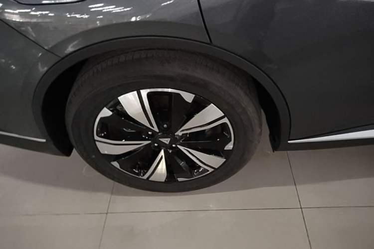 Used Deepal SL03 2025 Revised Version Range-Extended Elite Edition Right Rear Wheel Hub