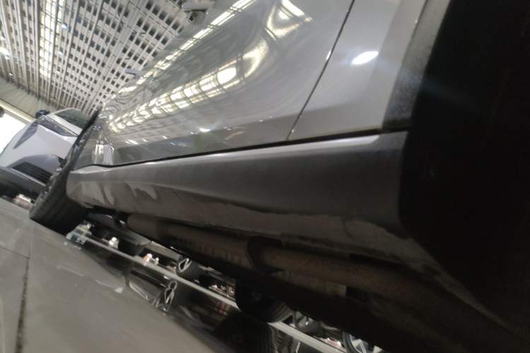 Used Deepal SL03 2025 Extended-Range Sporty Version Right Side Sill