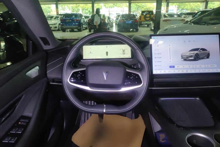 Used Deepal SL03 2025 Extended-Range Sporty Version Steering Wheel