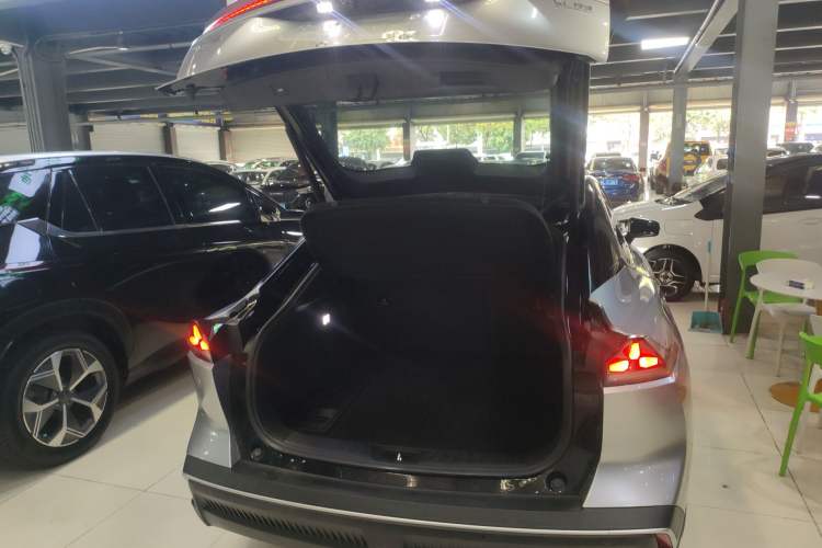 Used Deepal SL03 2025 Extended-Range Sporty Version Trunk