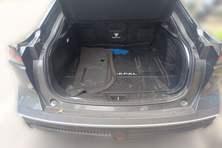 Used Deepal SL03 2025 Revised Version Range-Extended Elite Edition Trunk