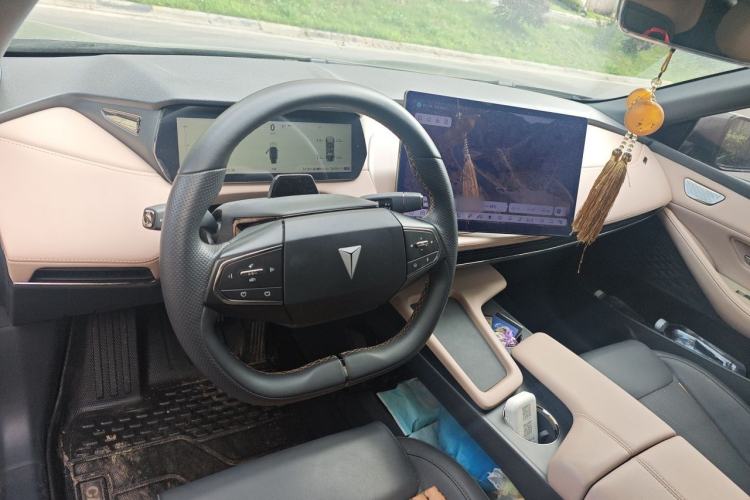 Used Deepal SL03 2025 Extended-Range Sporty Version Center Console