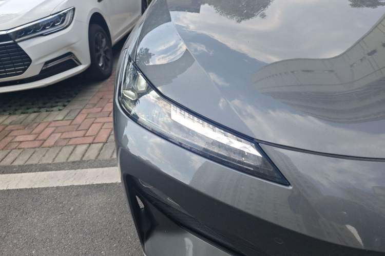 Used Deepal SL03 2025 Extended-Range Sporty Version Right Front Headlight