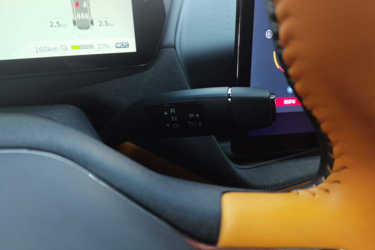 Used Deepal SL03 2025 Pure Electric Sports Car Gear Lever