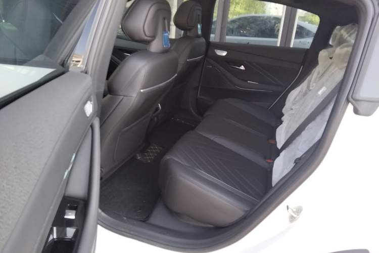 Used Deepal SL03 2025 Revised Version All-Electric Elite Type Interior 4