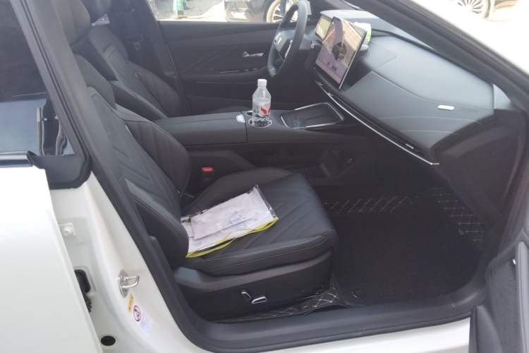 Used Deepal SL03 2025 Revised Version All-Electric Elite Type Interior 6
