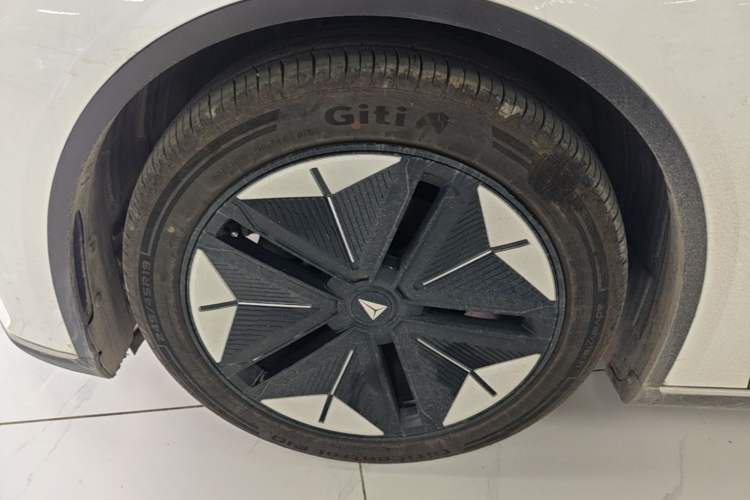 Used Deepal SL03 2025 Pure Electric Classic Edition Left Front Wheel Hub
