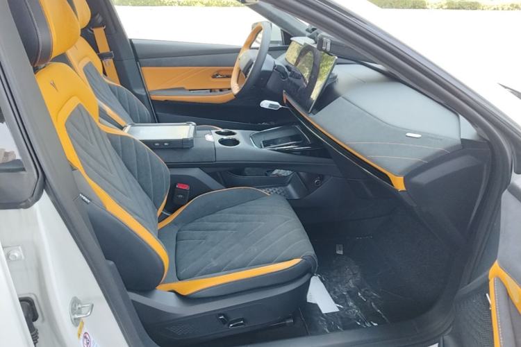 Used Deepal SL03 2025 Extended-Range Sporty Version Right Front Seat