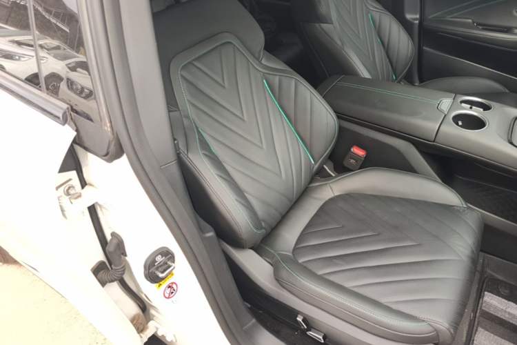 Used Deepal SL03 2025 Revised Version All-Electric Elite Type Right Front Seat