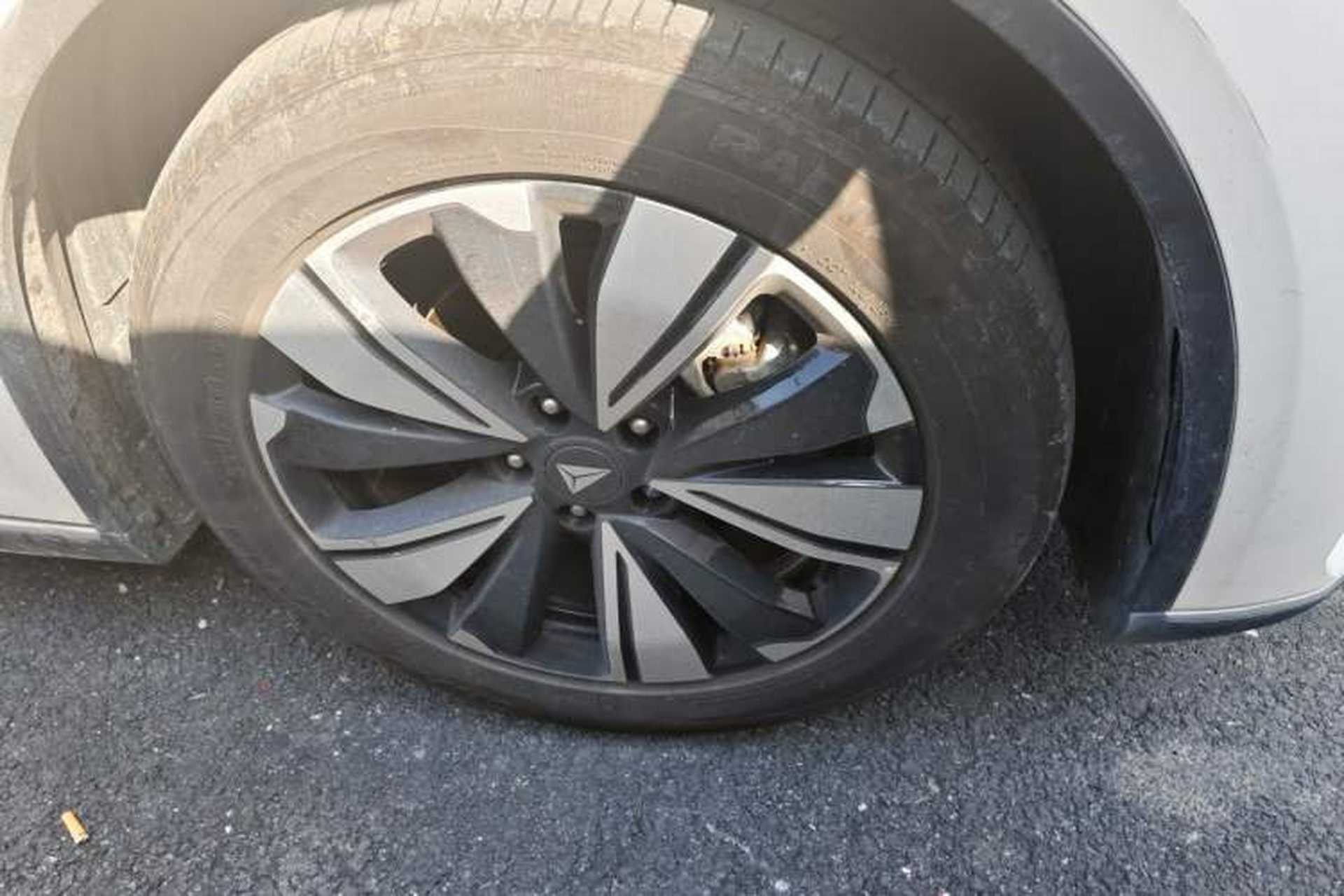 Used Deepal SL03 2025 Pure Electric Elite Model Right Front Wheel Hub