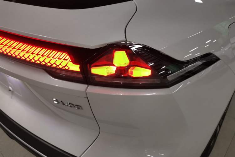 Used Deepal SL03 2025 Revised Version All-Electric Elite Type Right Rear Taillight