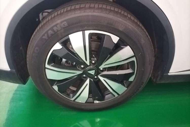 Used Deepal SL03 2025 Revised Version Range-Extended Elite Edition Right Rear Wheel Hub
