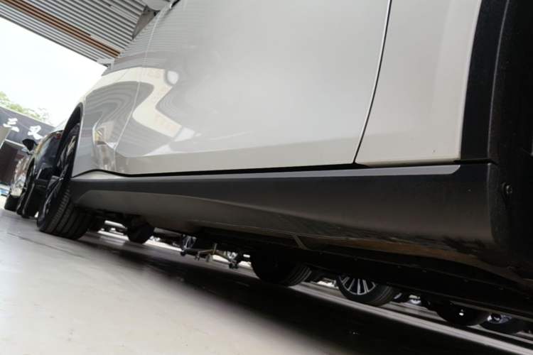 Used Deepal SL03 2025 Revised Version Range-Extended Elite Edition Right Side Sill