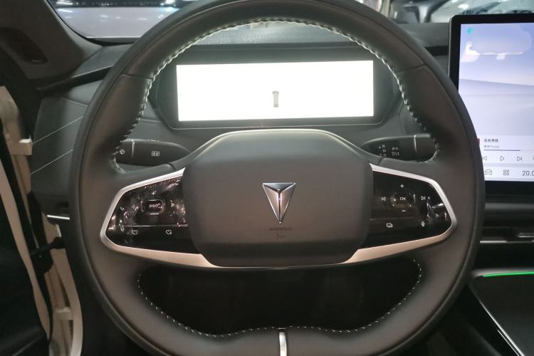 Used Deepal SL03 2025 Revised Version All-Electric Elite Type Steering Wheel