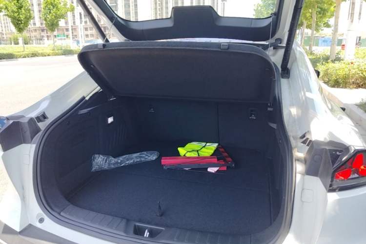 Used Deepal SL03 2025 Extended-Range Sporty Version Trunk