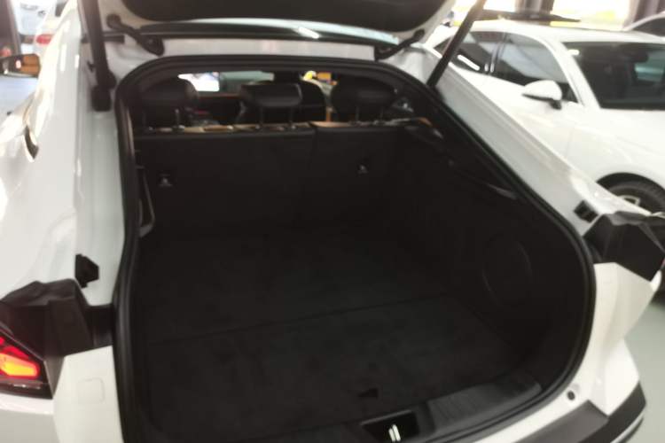 Used Deepal SL03 2025 Pure Electric Sports Car Trunk