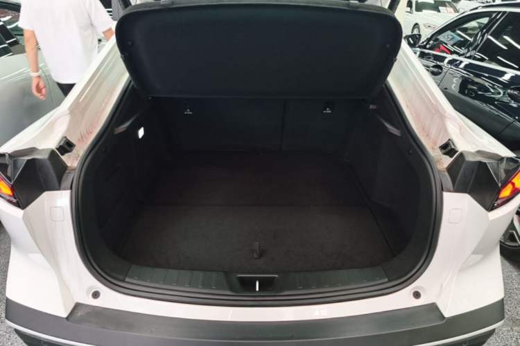 Used Deepal SL03 2025 Revised Version Range-Extended Elite Edition Trunk
