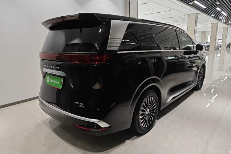 Used Denza D9 2025 DM-i Smart Drive 1020 Four-Wheel Drive Deluxe Model Exterior 5
