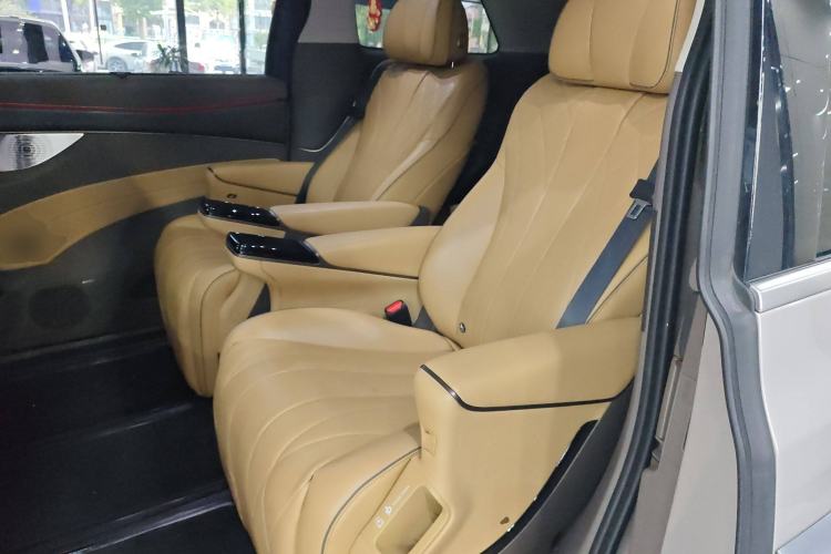 Used Denza D9 2022 DM-i 970 Four-Wheel Drive Flagship Model Interior 4