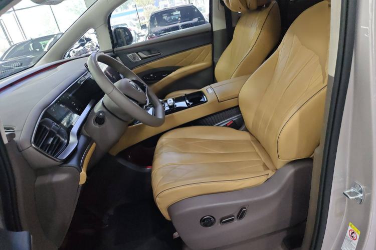 Used Denza D9 2022 DM-i 970 Four-Wheel Drive Flagship Model Left Front Seat
